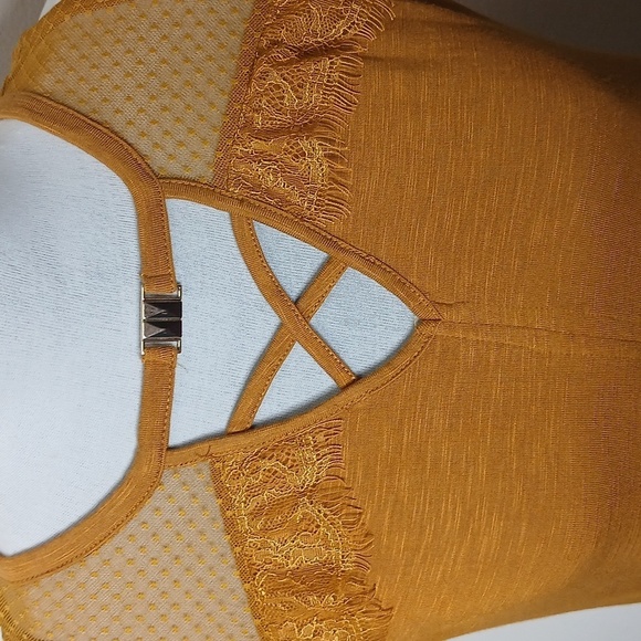 Maurices yellow key hole lace top tank top size small - Picture 3 of 13